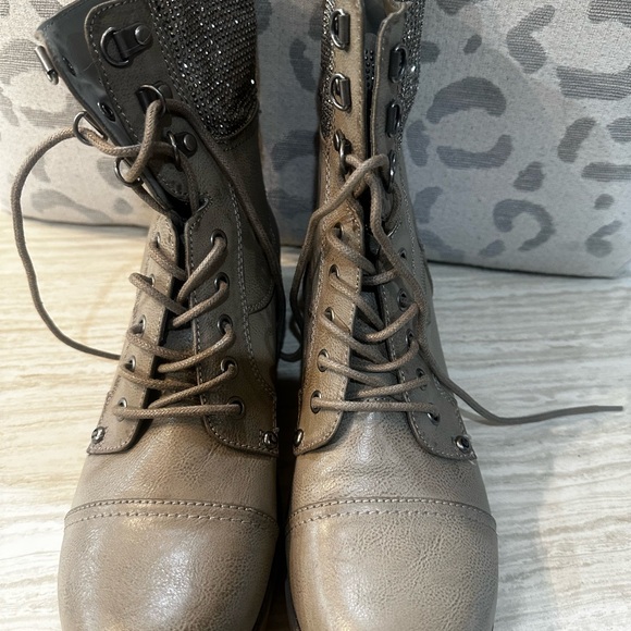 Women’s Guess Moto Combat Boots size 9 - Picture 8 of 14